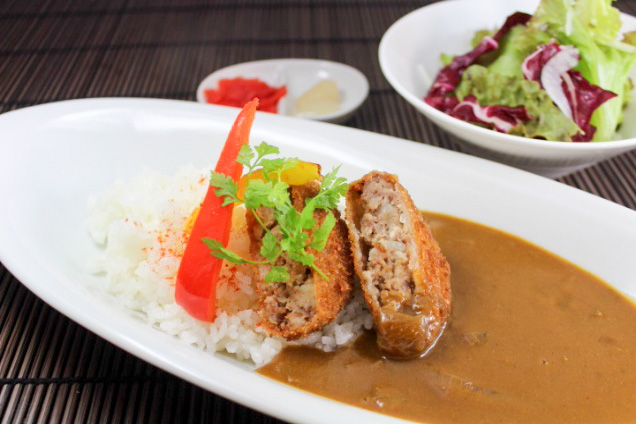 メンチカツカレー